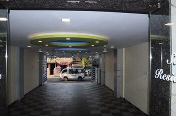 Sau Residency,Kanchipuram>>Chennai,3 star