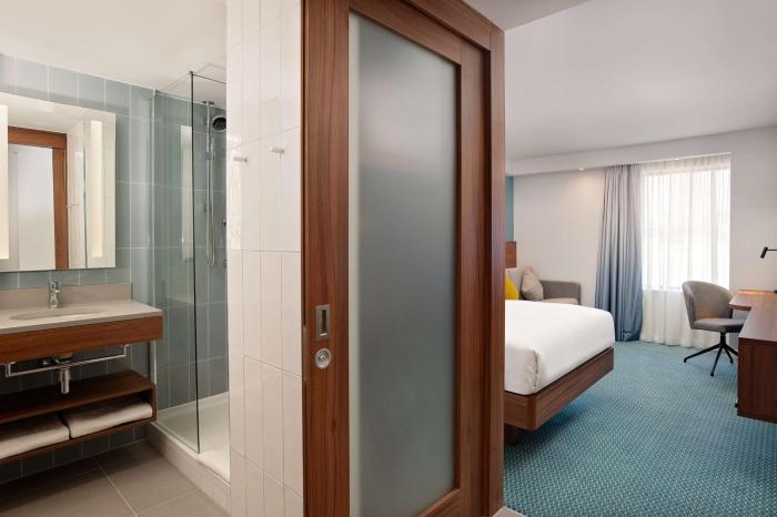 hampton by hilton canterbury