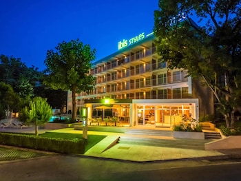 ibis styles golden sands roomer hotel