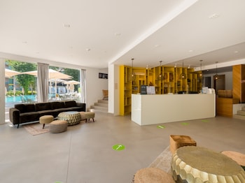 ibis styles golden sands roomer hotel
