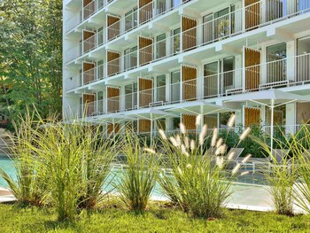 ibis styles golden sands roomer hotel