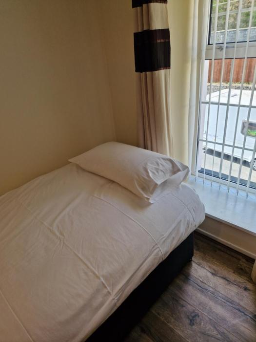 the ynyscedwyn arms hotel