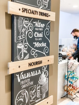 omni viking lakes hotel