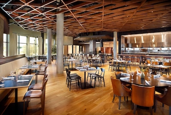 omni viking lakes hotel