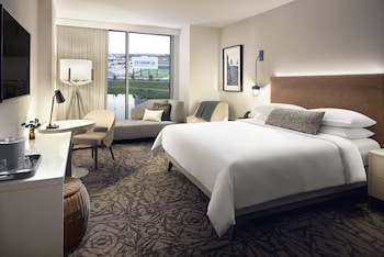 omni viking lakes hotel