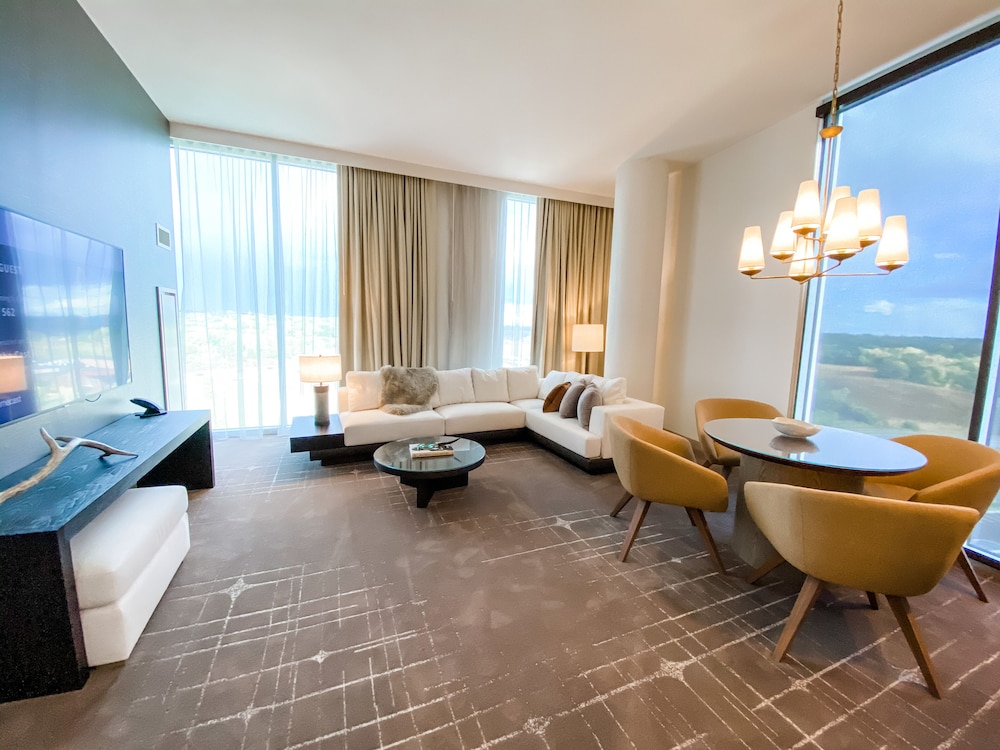 omni viking lakes hotel