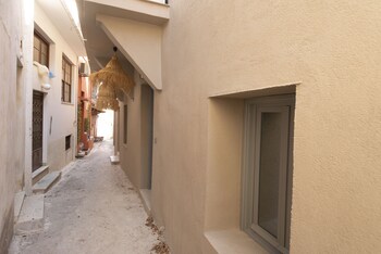 pylosea luxury lodge