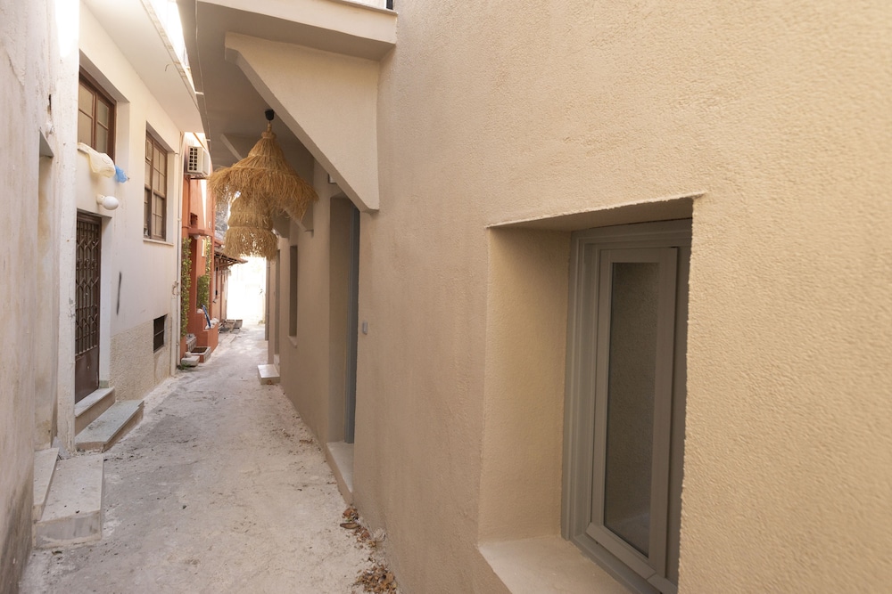 pylosea luxury lodge