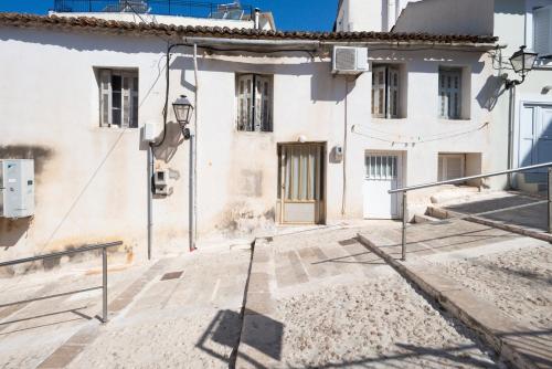 pylosea luxury lodge