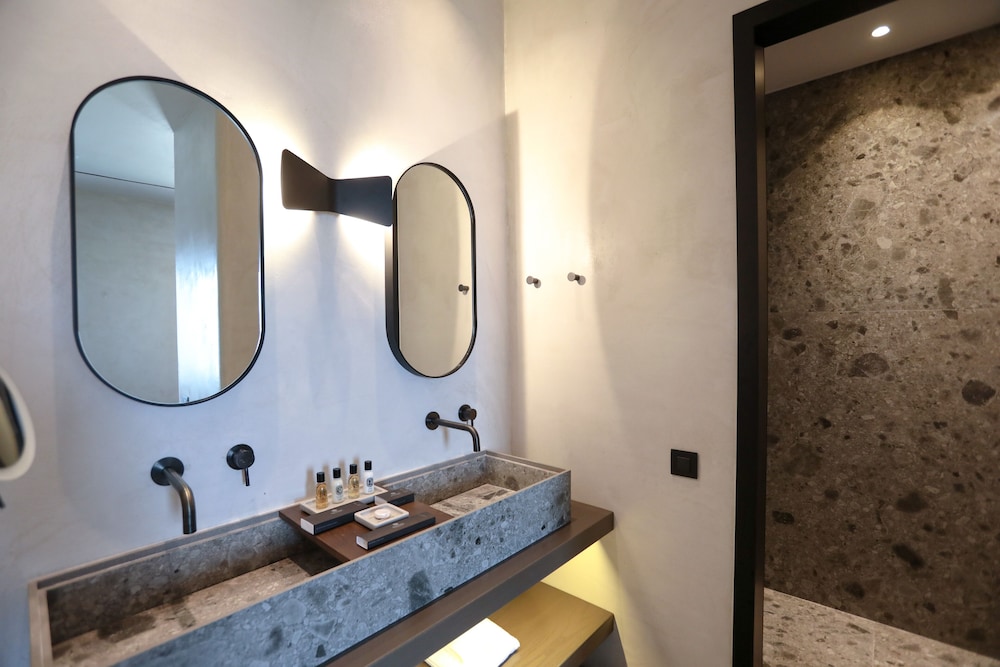 aeonic suites and spa