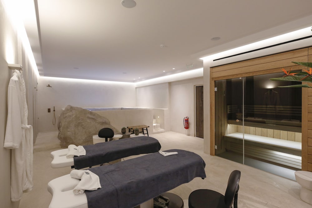 aeonic suites and spa