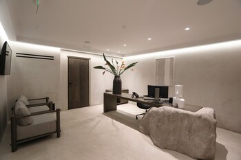 aeonic suites and spa