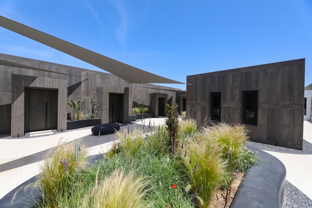 aeonic suites and spa