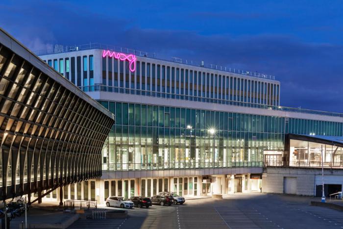 moxy lyon airport