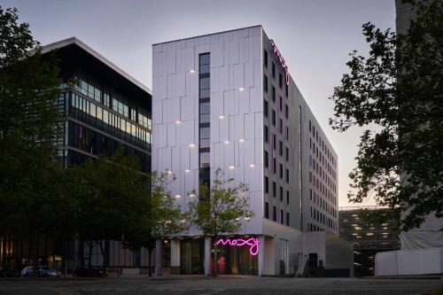 moxy milton keynes