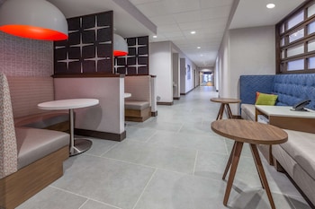 hampton inn and suites bloomfield hills detroit