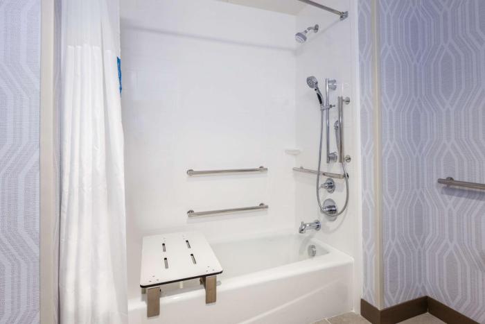 hampton inn and suites bloomfield hills detroit