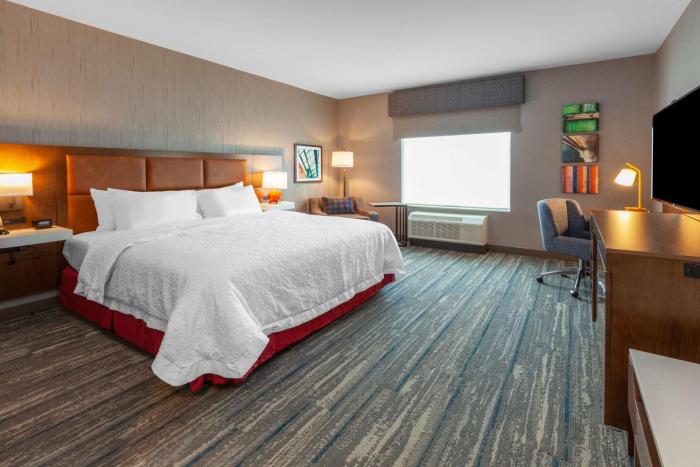 hampton inn and suites bloomfield hills detroit