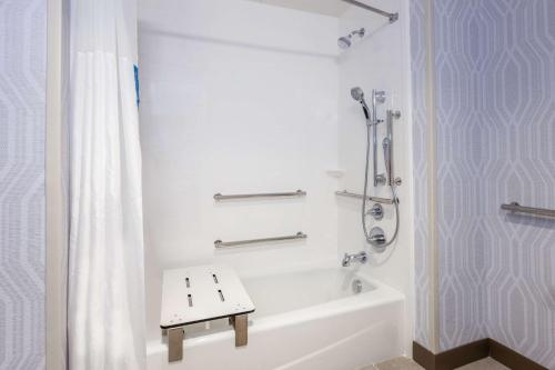 hampton inn and suites bloomfield hills detroit