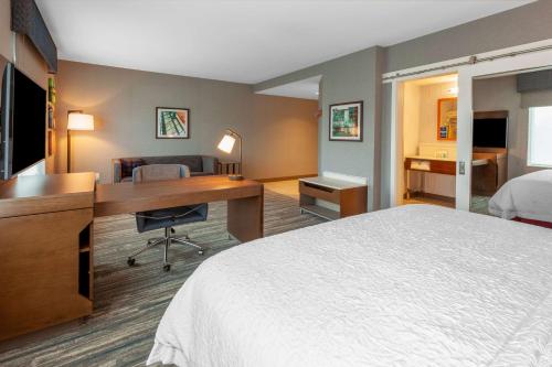 hampton inn and suites bloomfield hills detroit