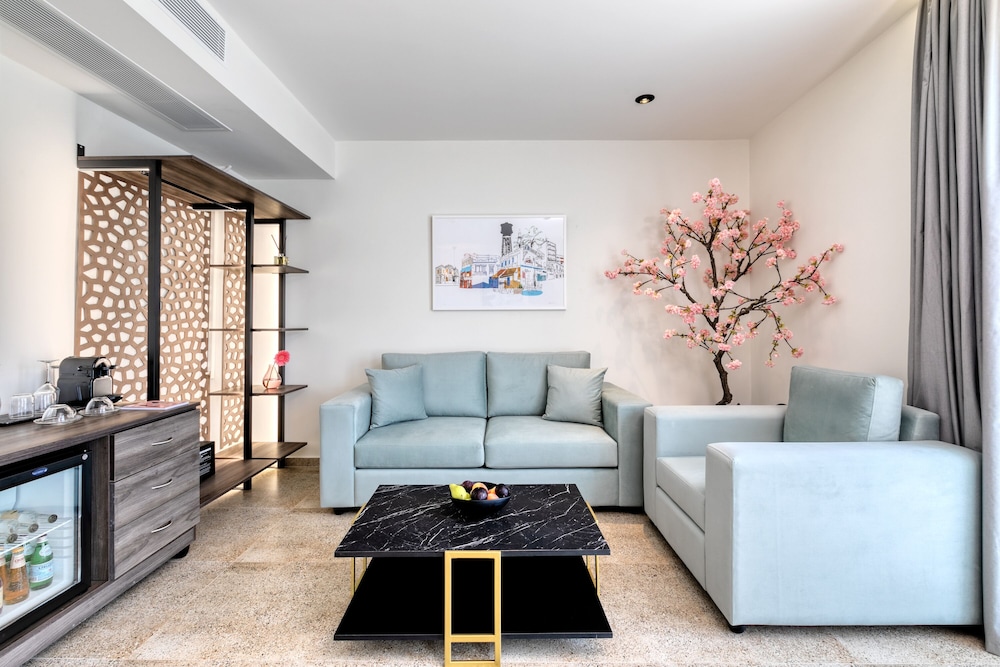 athens ivy suites