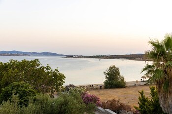 omilos beachfront house
