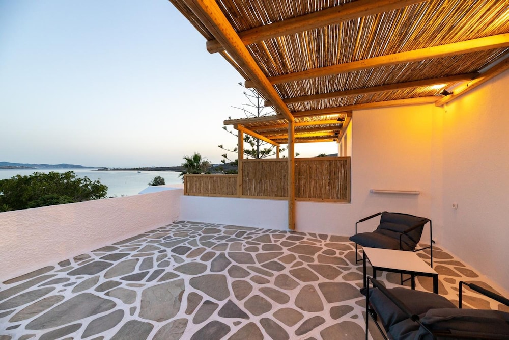 omilos beachfront house