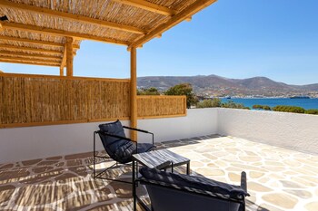 omilos beachfront house