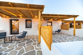 omilos beachfront house