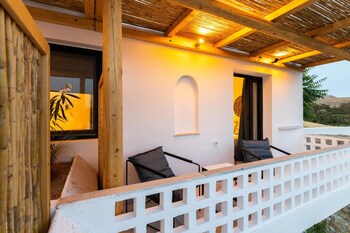 omilos beachfront house