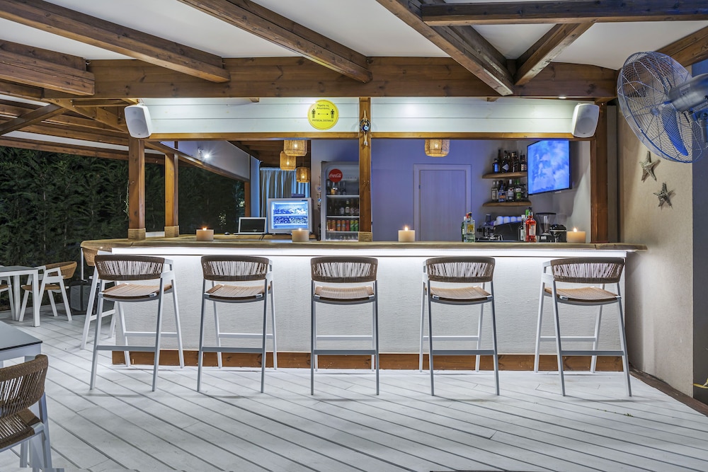 mirablue luxury residences