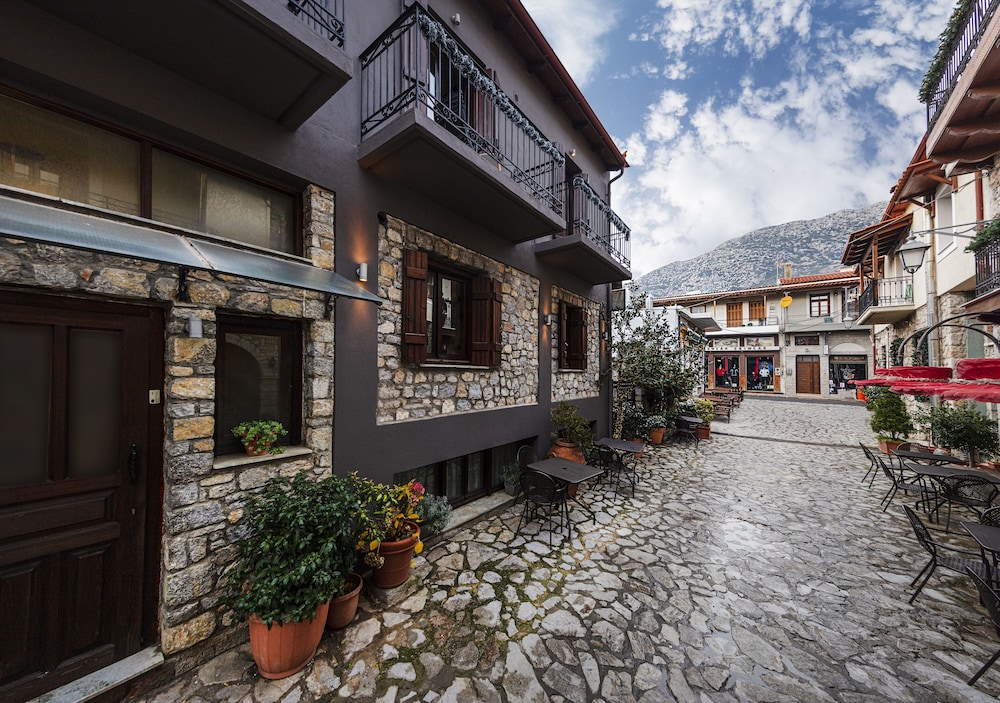 white hills suites and spa