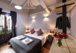 white hills suites and spa