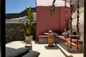 white pearl cavalieri adults only