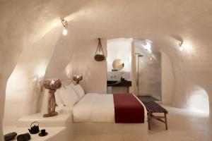 white pearl cavalieri adults only
