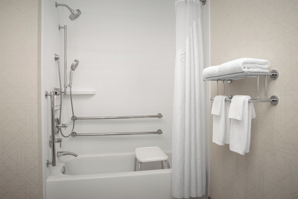 holiday inn express hotel and suites chambersburg by ihg