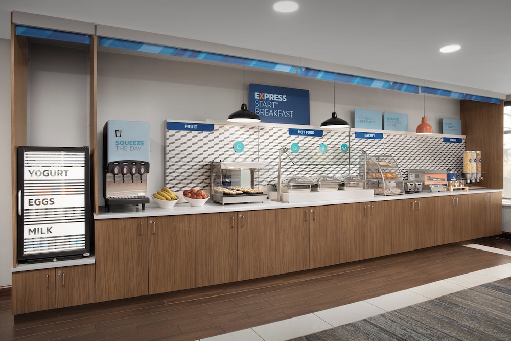 holiday inn express hotel and suites chambersburg by ihg