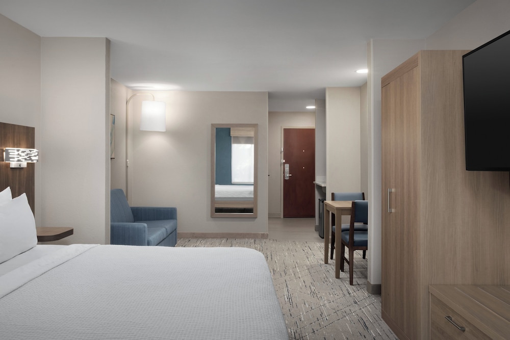 holiday inn express hotel and suites chambersburg by ihg