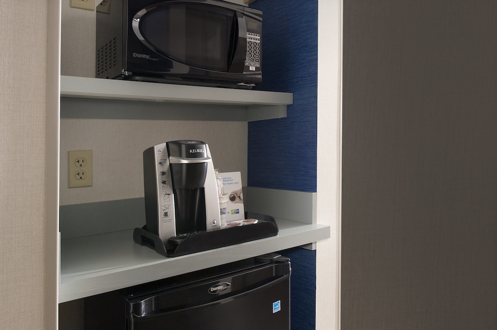 holiday inn express hotel and suites chambersburg by ihg