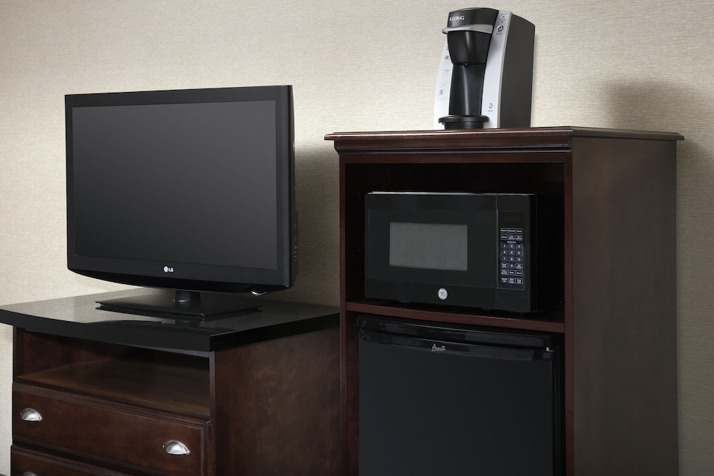 holiday inn express hotel and suites chambersburg by ihg