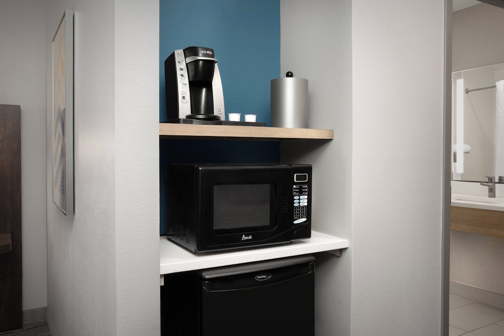 holiday inn express hotel and suites chambersburg by ihg