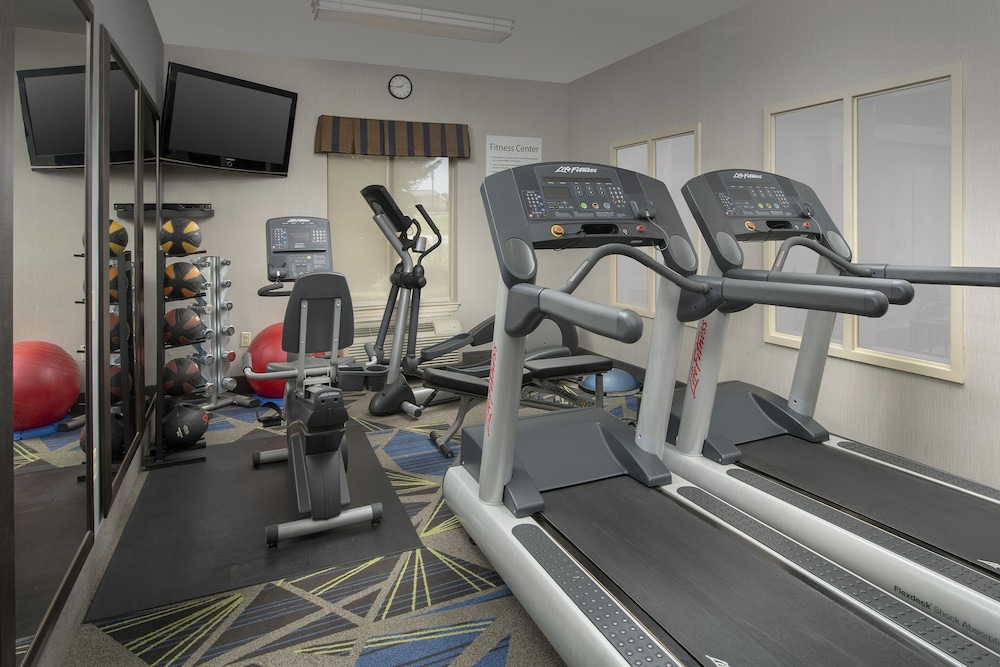 holiday inn express hotel and suites chambersburg by ihg