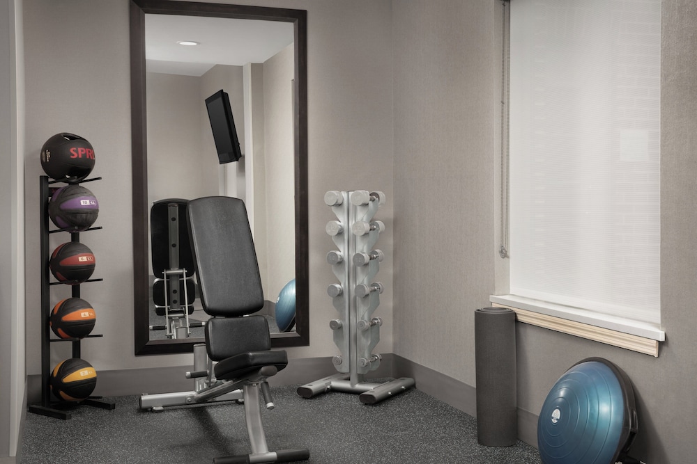 holiday inn express hotel and suites chambersburg by ihg