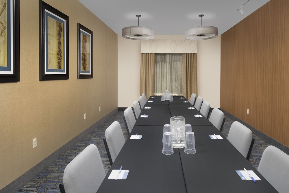 holiday inn express hotel and suites chambersburg by ihg