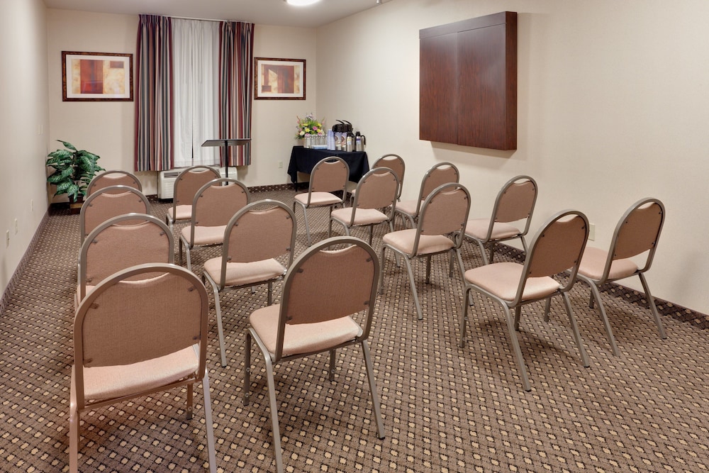 holiday inn express hotel and suites chambersburg by ihg