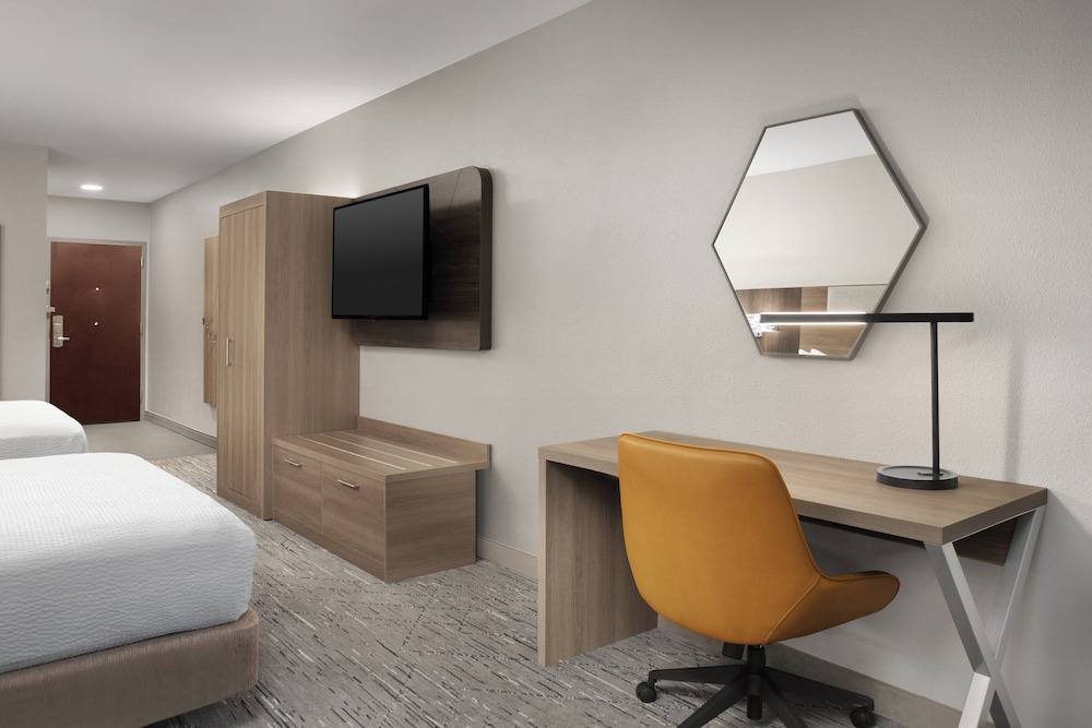 holiday inn express hotel and suites chambersburg by ihg