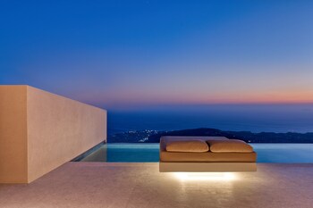 santorini sky luxury resort