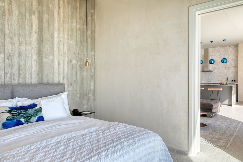 santorini sky luxury resort