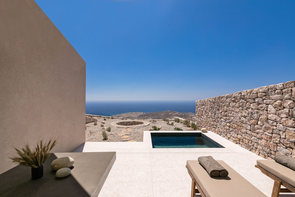 santorini sky luxury resort
