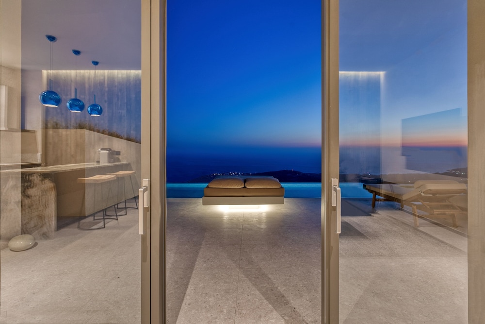 santorini sky luxury resort